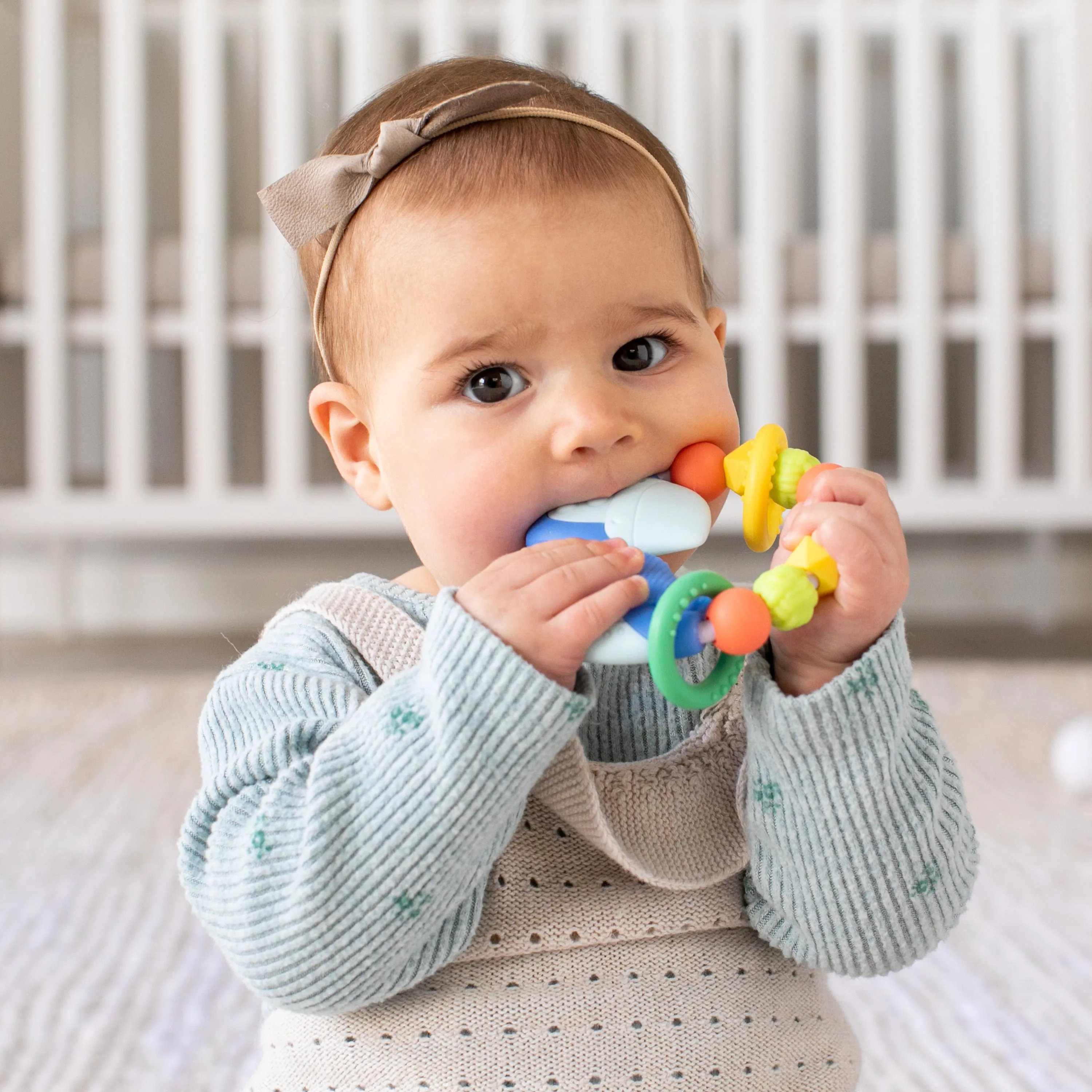 BUSY BEAD RING SILICONE TEETHER - PUFFIN