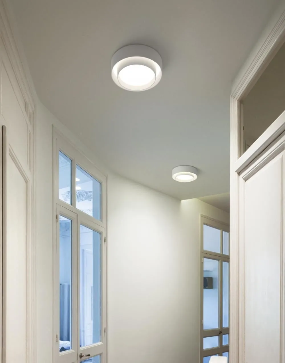 Centric ceiling light