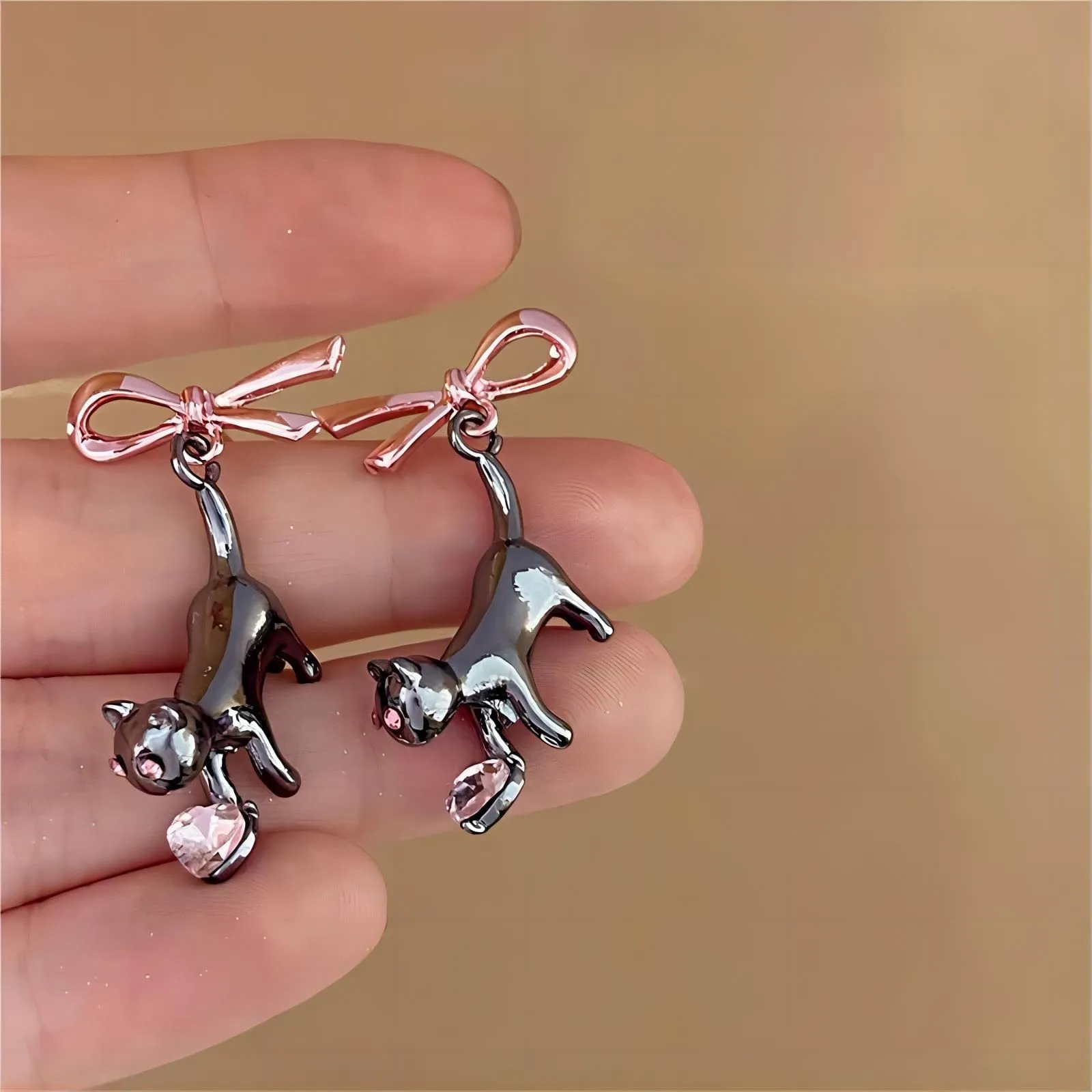 Chic Pink Heart Dangling Ribbon Cat Earrings