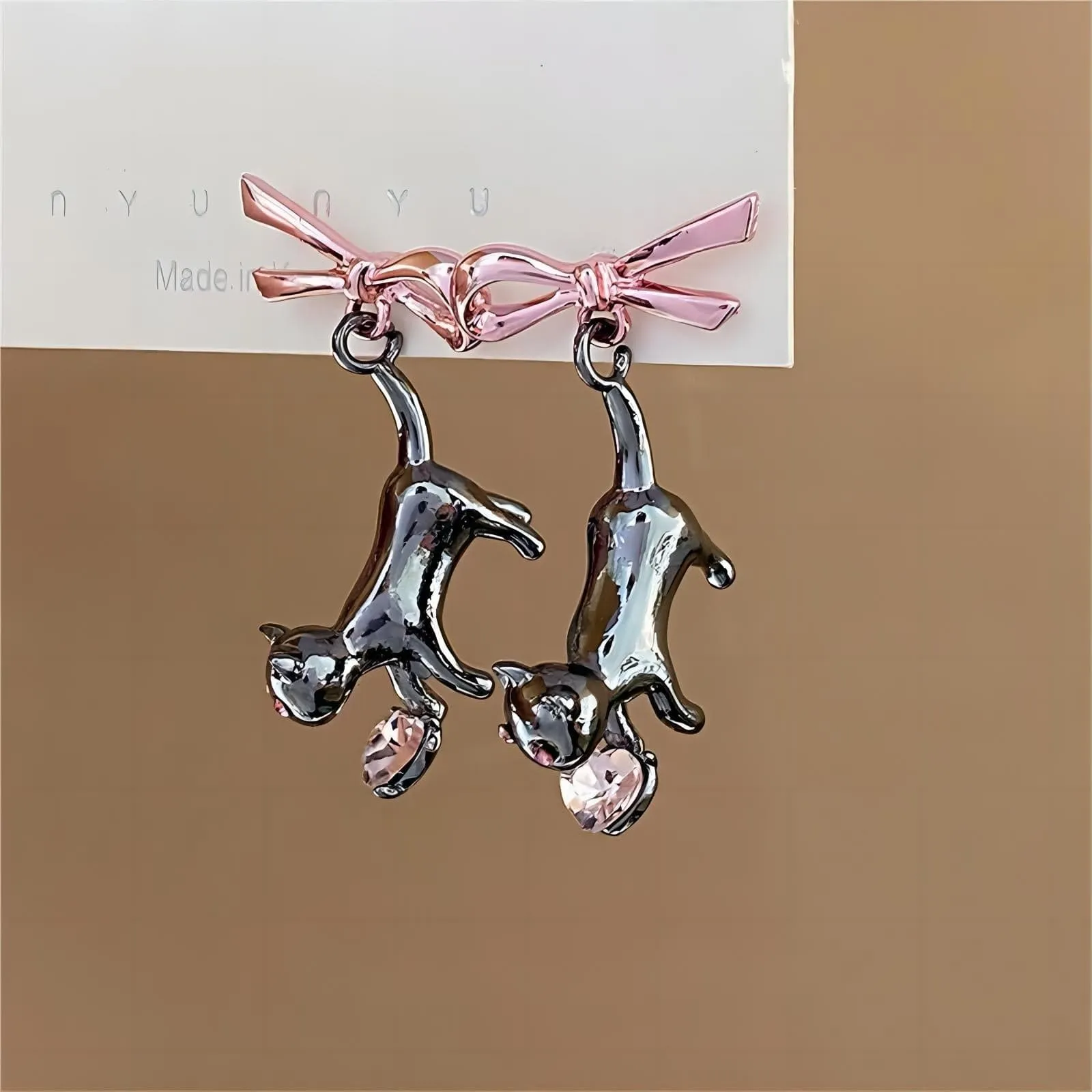 Chic Pink Heart Dangling Ribbon Cat Earrings