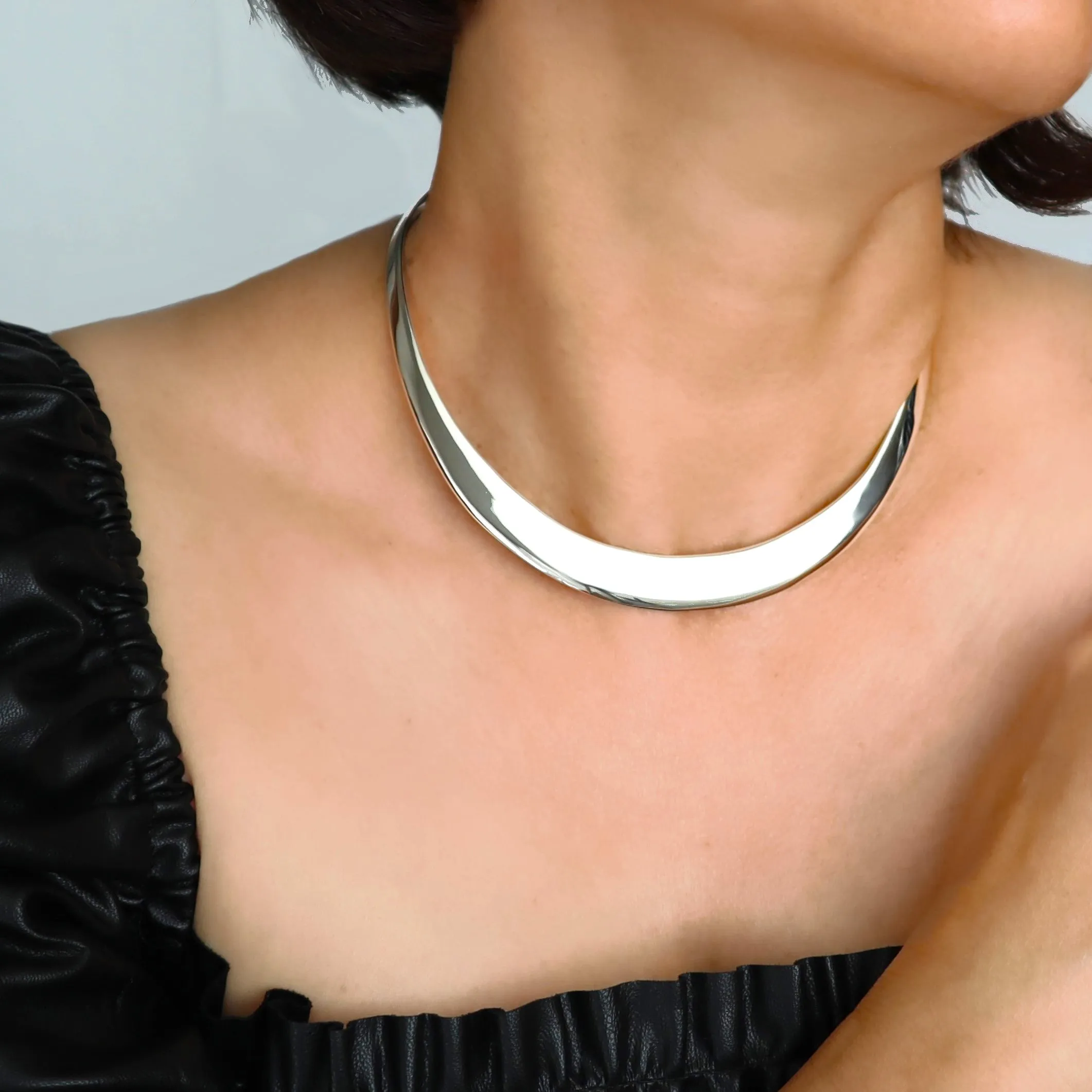 Fitted Polished Sterling Silver Choker Necklace