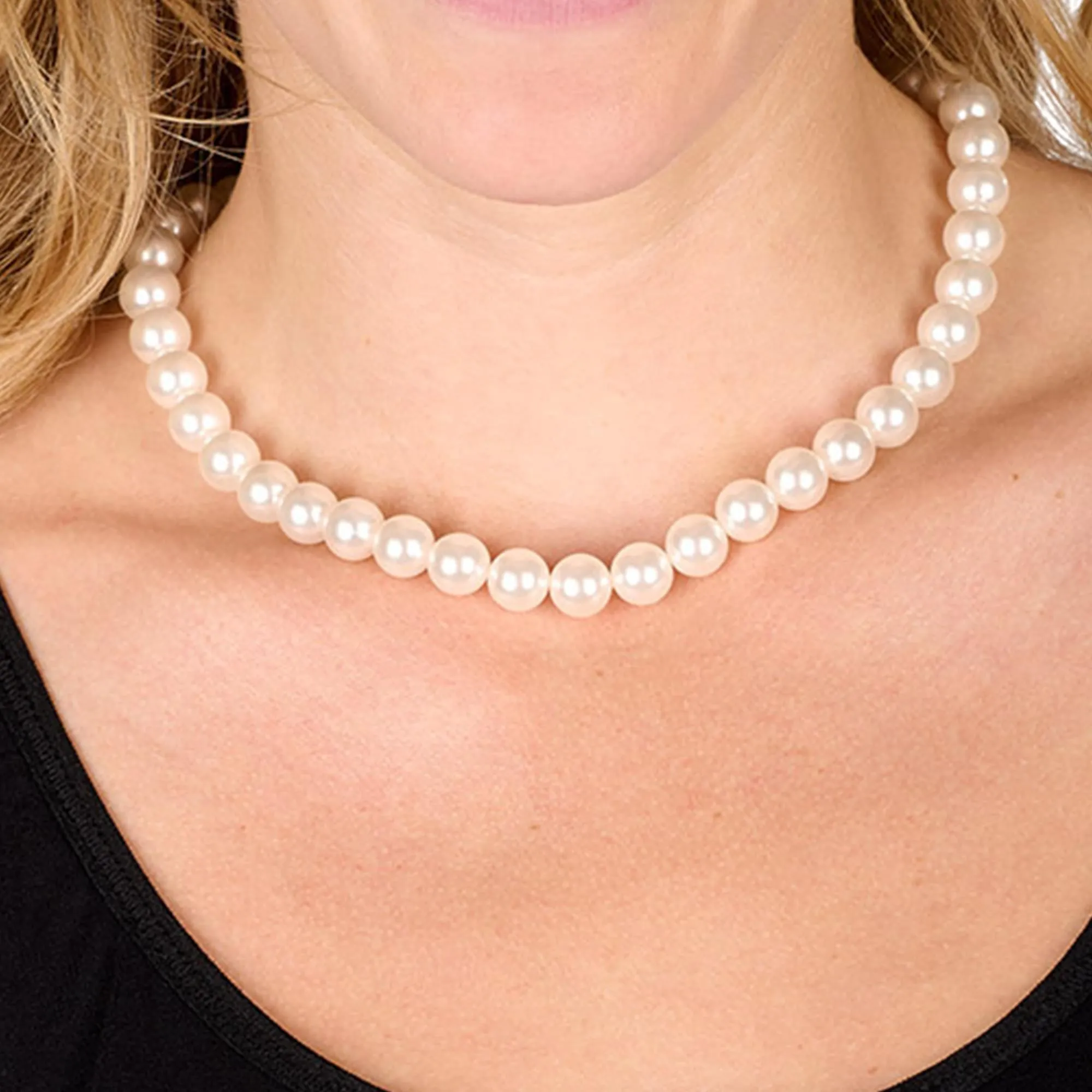 Jumbo White Pearls Adult Costume Necklace