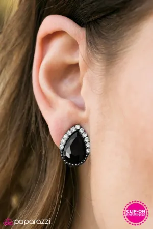 Paparazzi Earring ~ Goodnight Kiss - Black