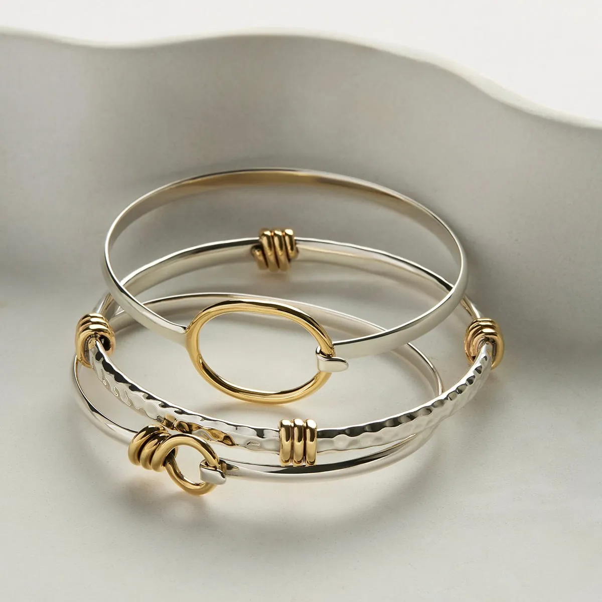 Tumbaga Amarres Bangle